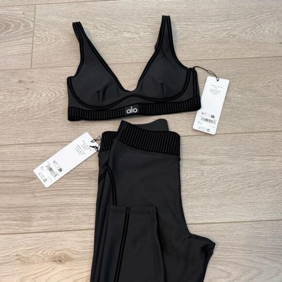 Alo Yoga Set Airlift Line Up Bra And 7/8 Line Up Legging Black Authentic - Picture 3 of 4